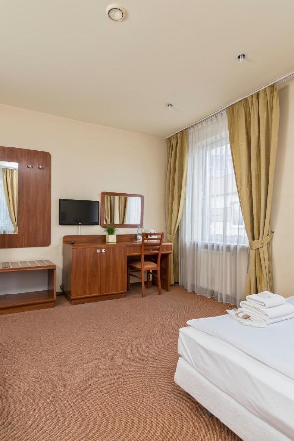 Hotel Colibra Warsaw Luaran gambar