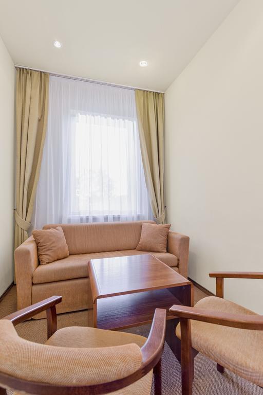 Hotel Colibra Warsaw Luaran gambar