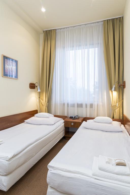 Hotel Colibra Warsaw Luaran gambar